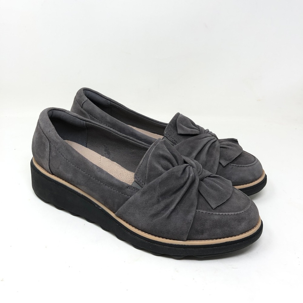 Clarks Womens 8.5W Sharon Dasher Loafers Gray Suede Bow Wedge